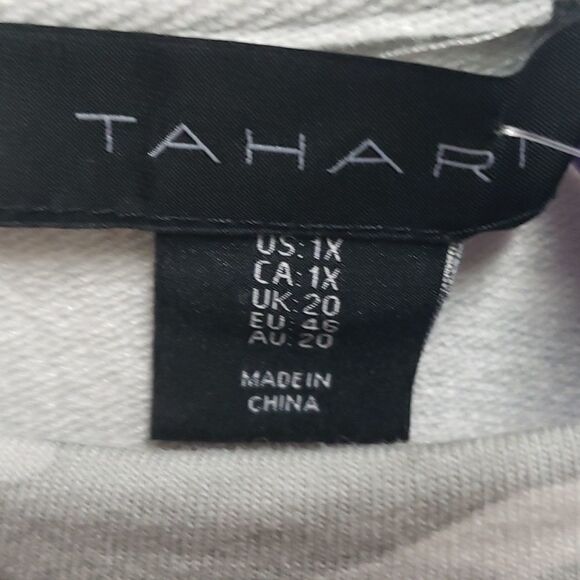 Tahari top   - Picture 2 of 4